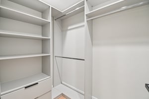 2700 Fontana Dr-1906-055.jpg
