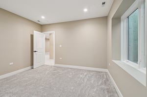 2700 Fontana Dr-1906-073.jpg