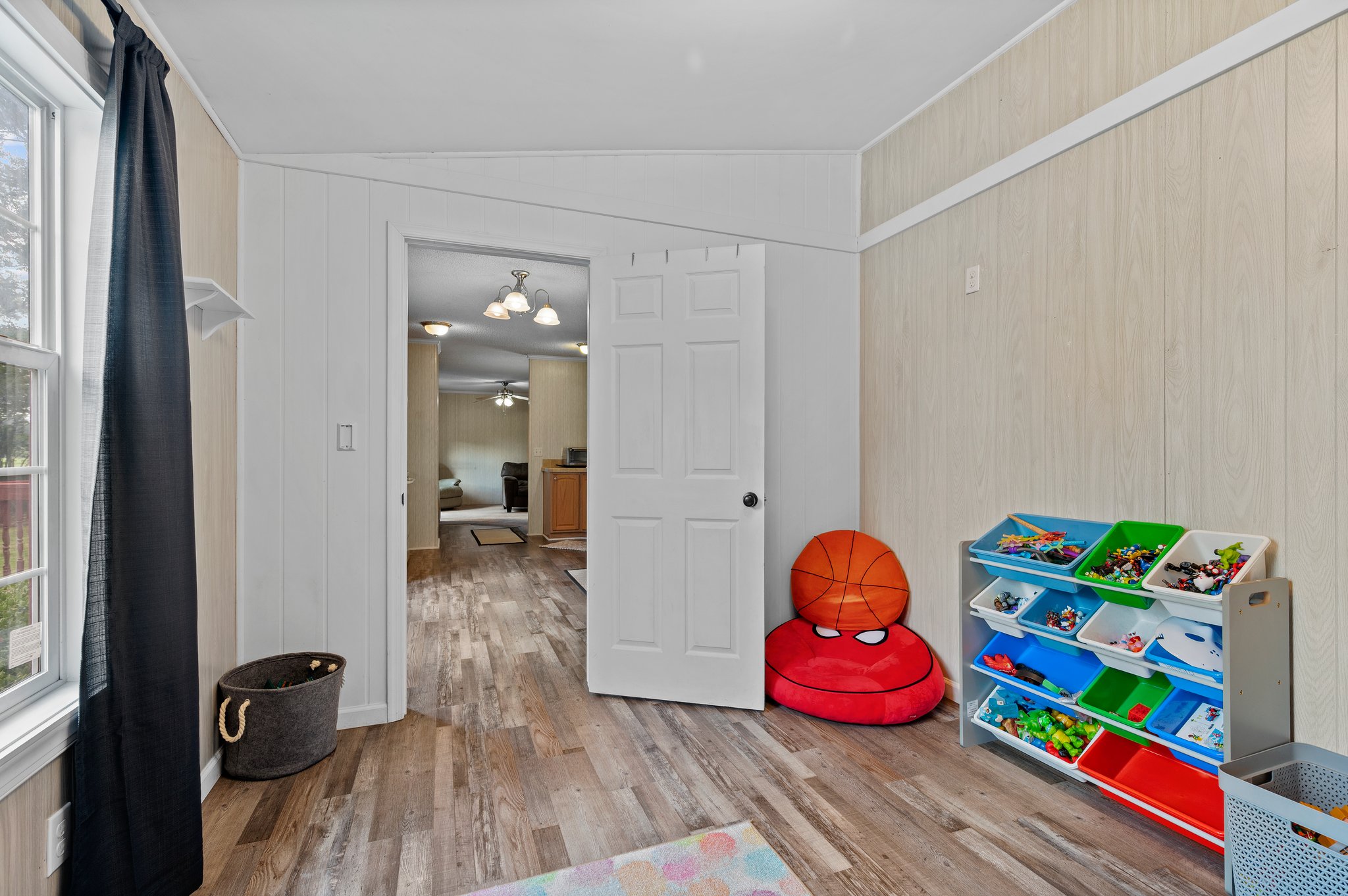  Photo 8