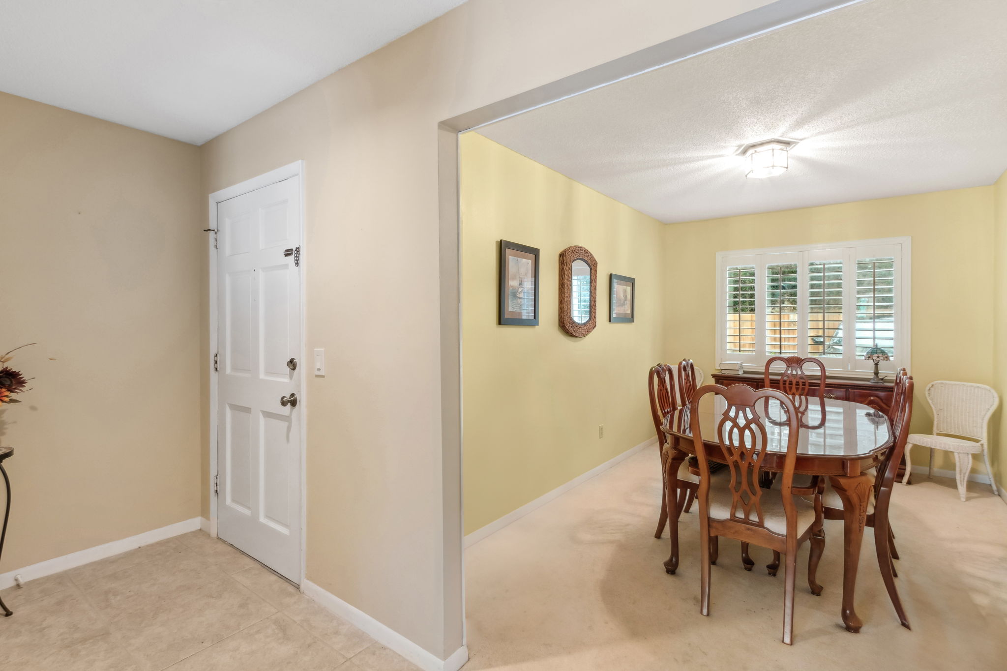 Foyer/Dining Room