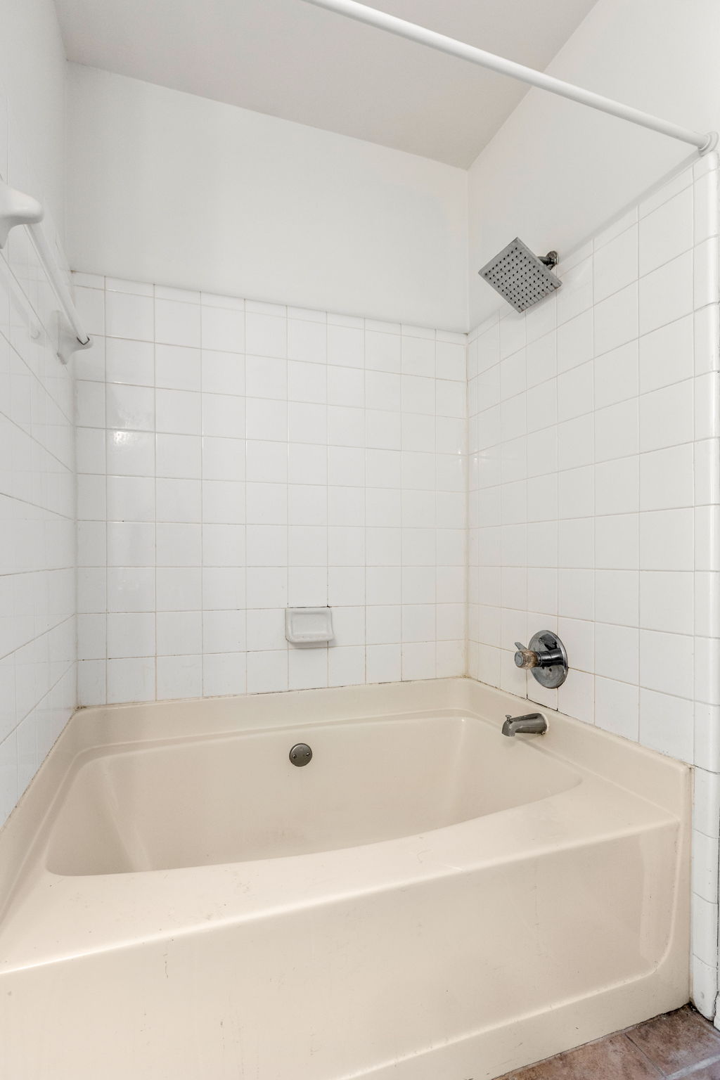 20260210_2700pinetree_estadt012