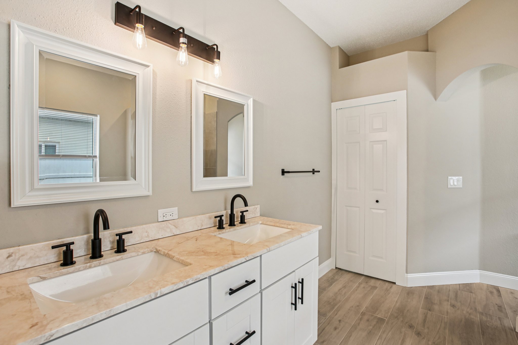 Sierra Vista Way-S1601-027.jpg