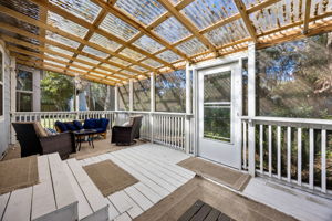 Screened-in Porch