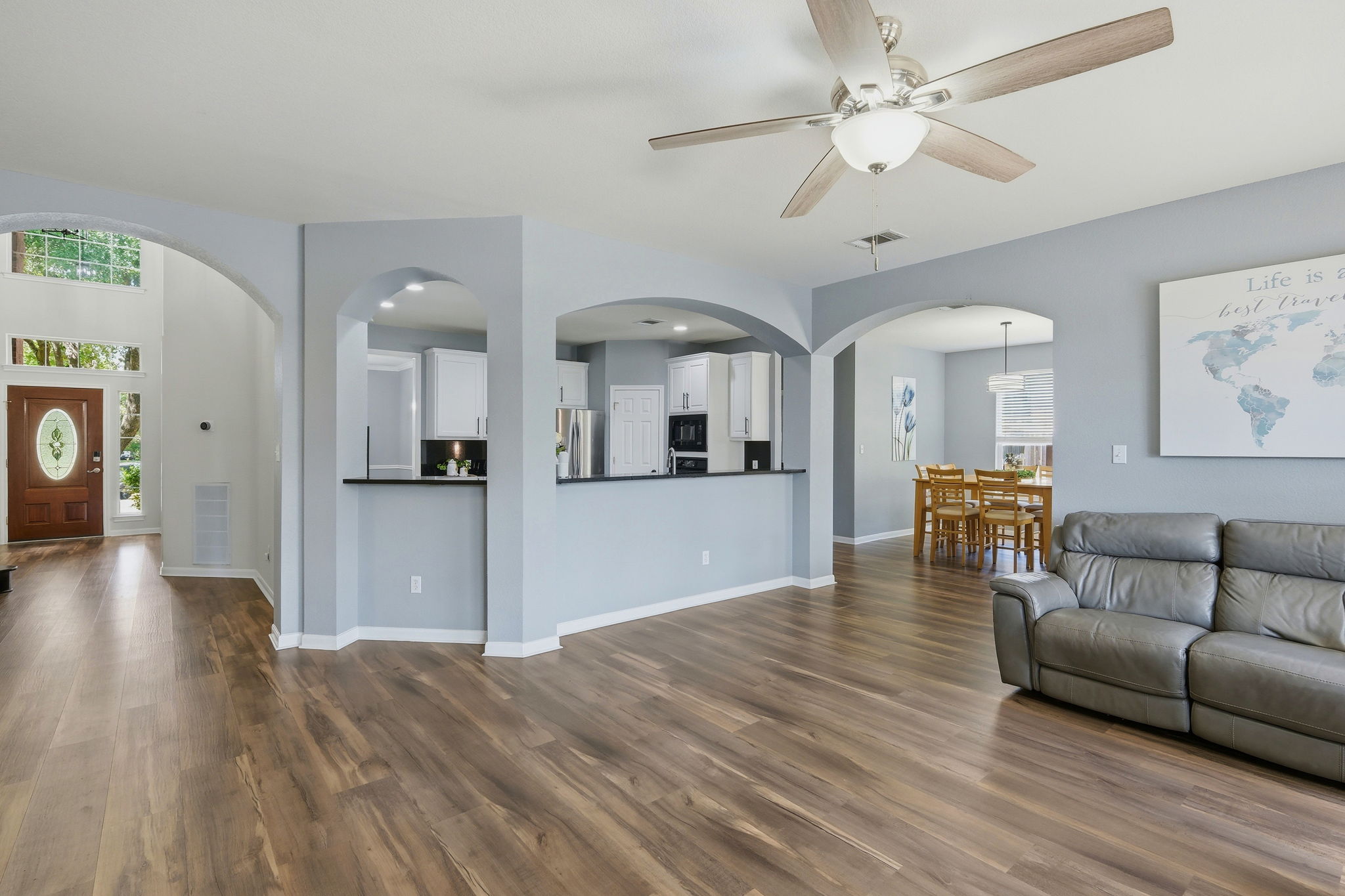Living/Kitchen/Breakfast Nook