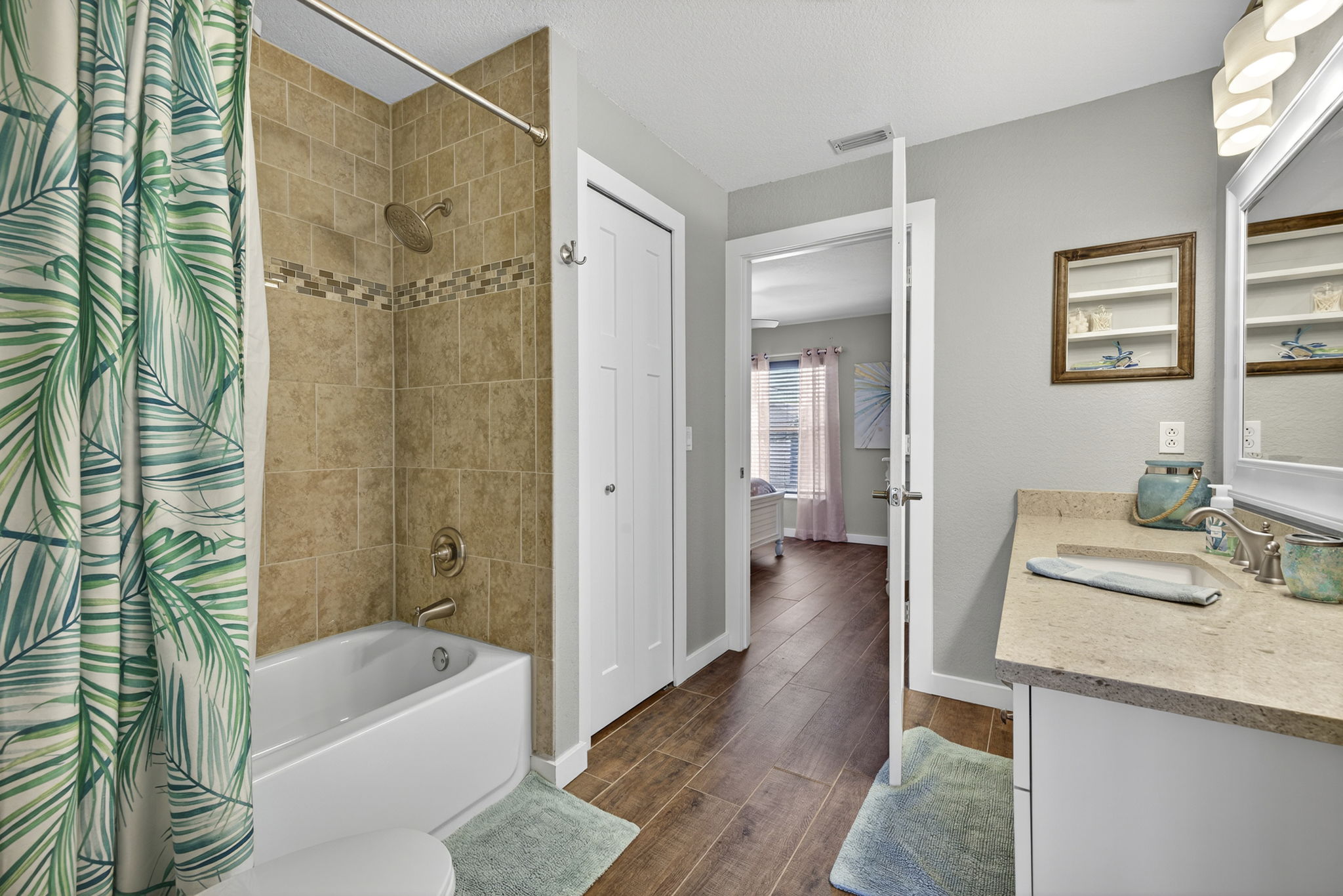 Guest Bathroom 1 - 1 of 2