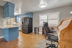 015_2701 Warwick Ln