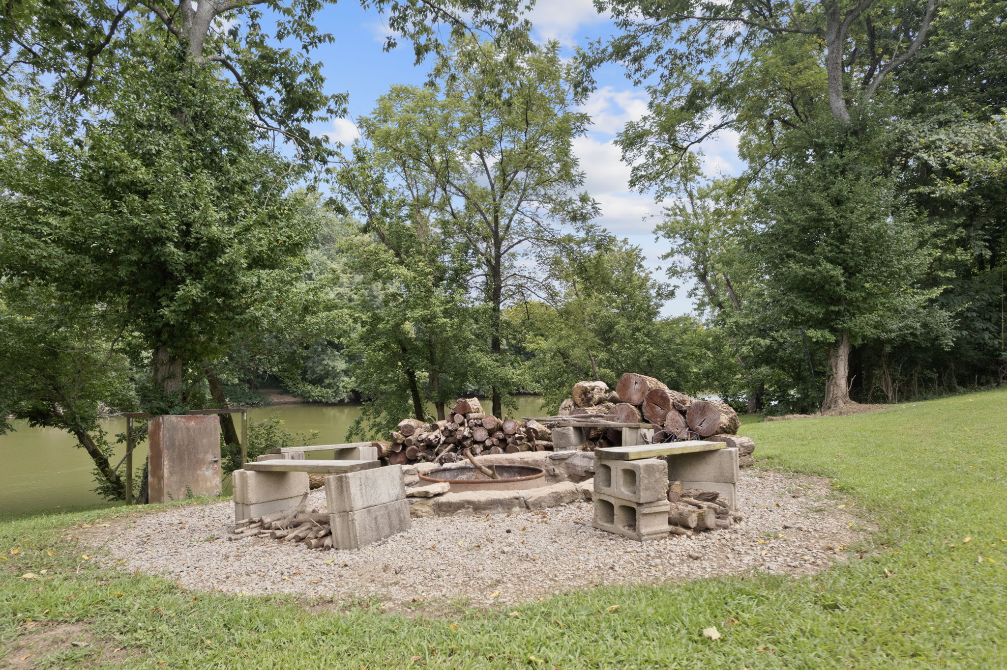  Photo 23
