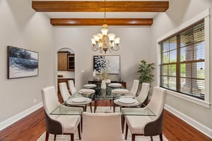 7R505724 virtually staged.jpeg