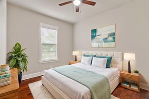 7R505859 virtually staged.jpeg