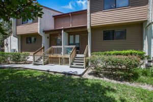 2704 Entryway