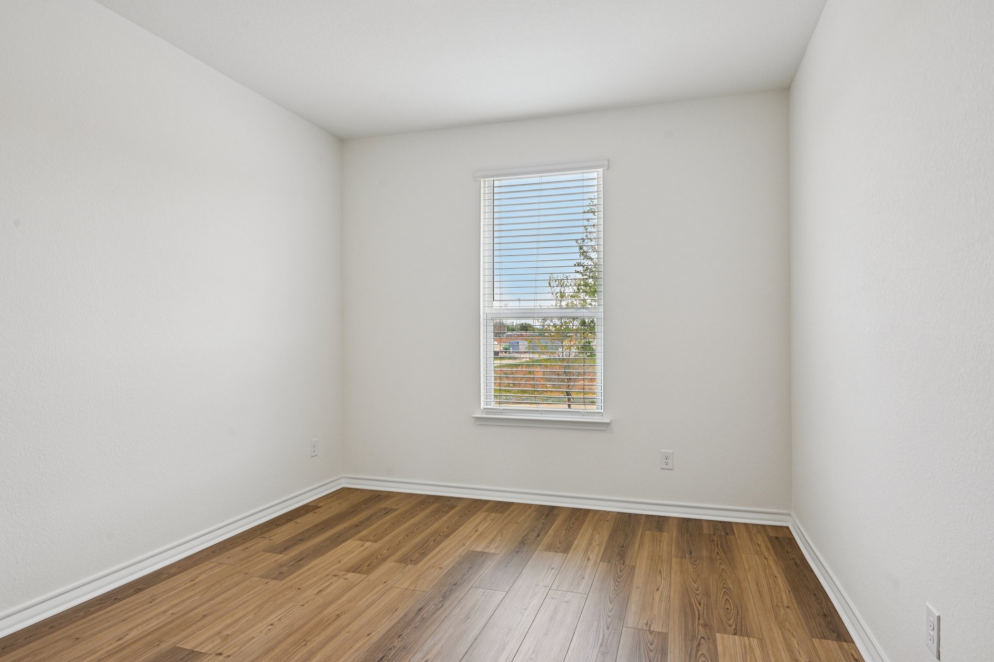 Goldfinch Dr-S2903-011.jpg