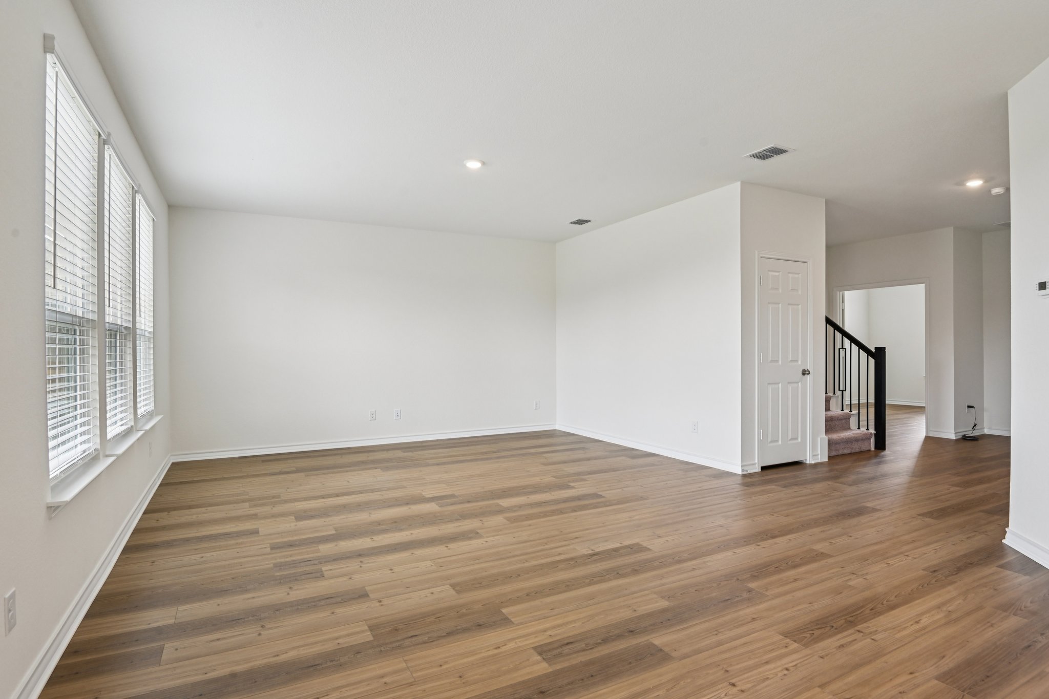 Goldfinch Dr-S2903-013.jpg