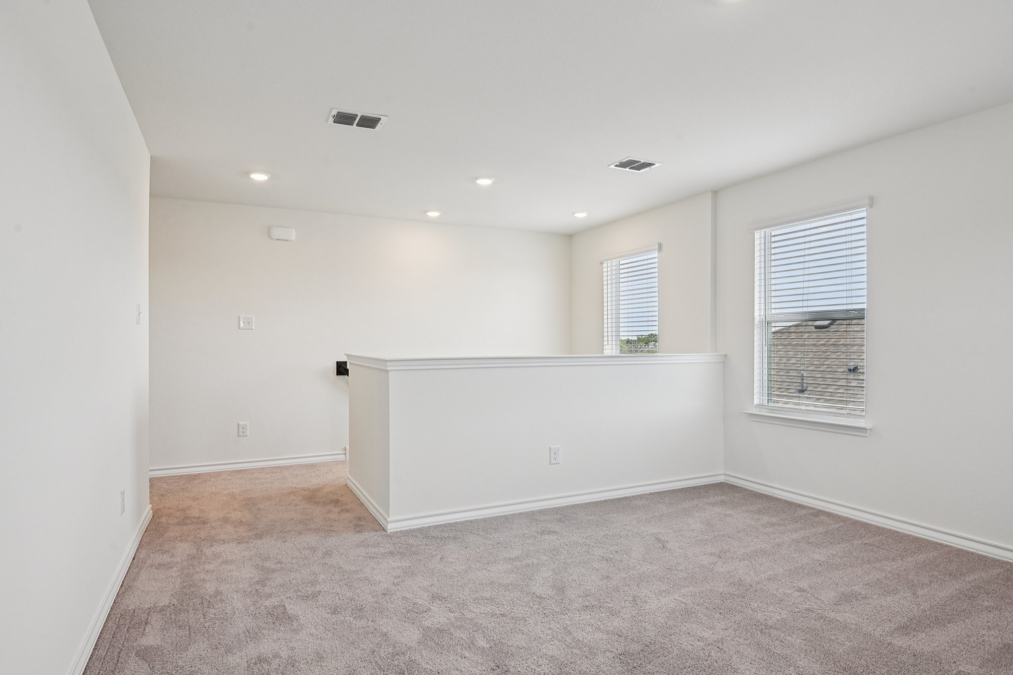 Goldfinch Dr-S2903-029.jpg