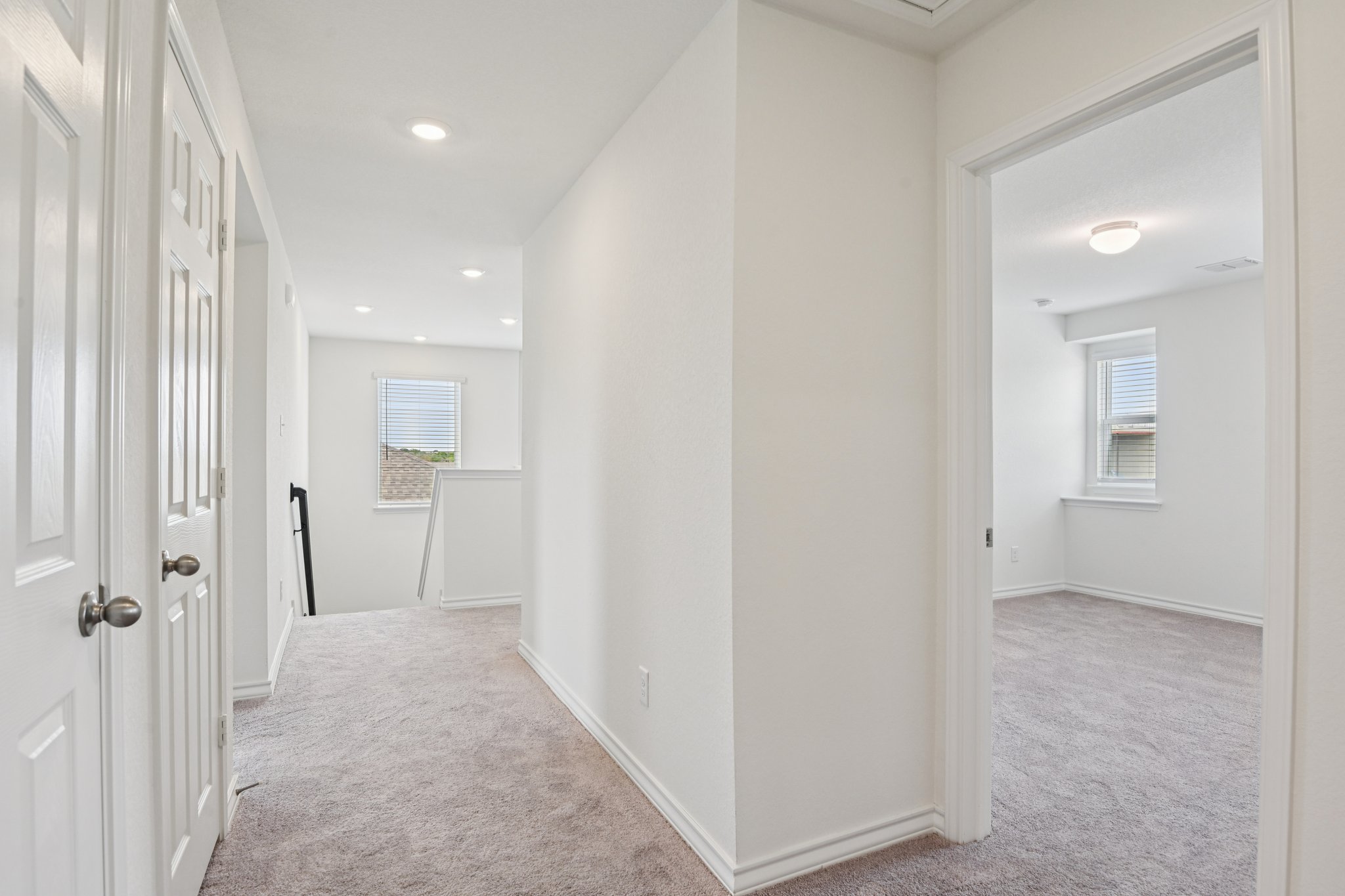 Goldfinch Dr-S2903-035.jpg