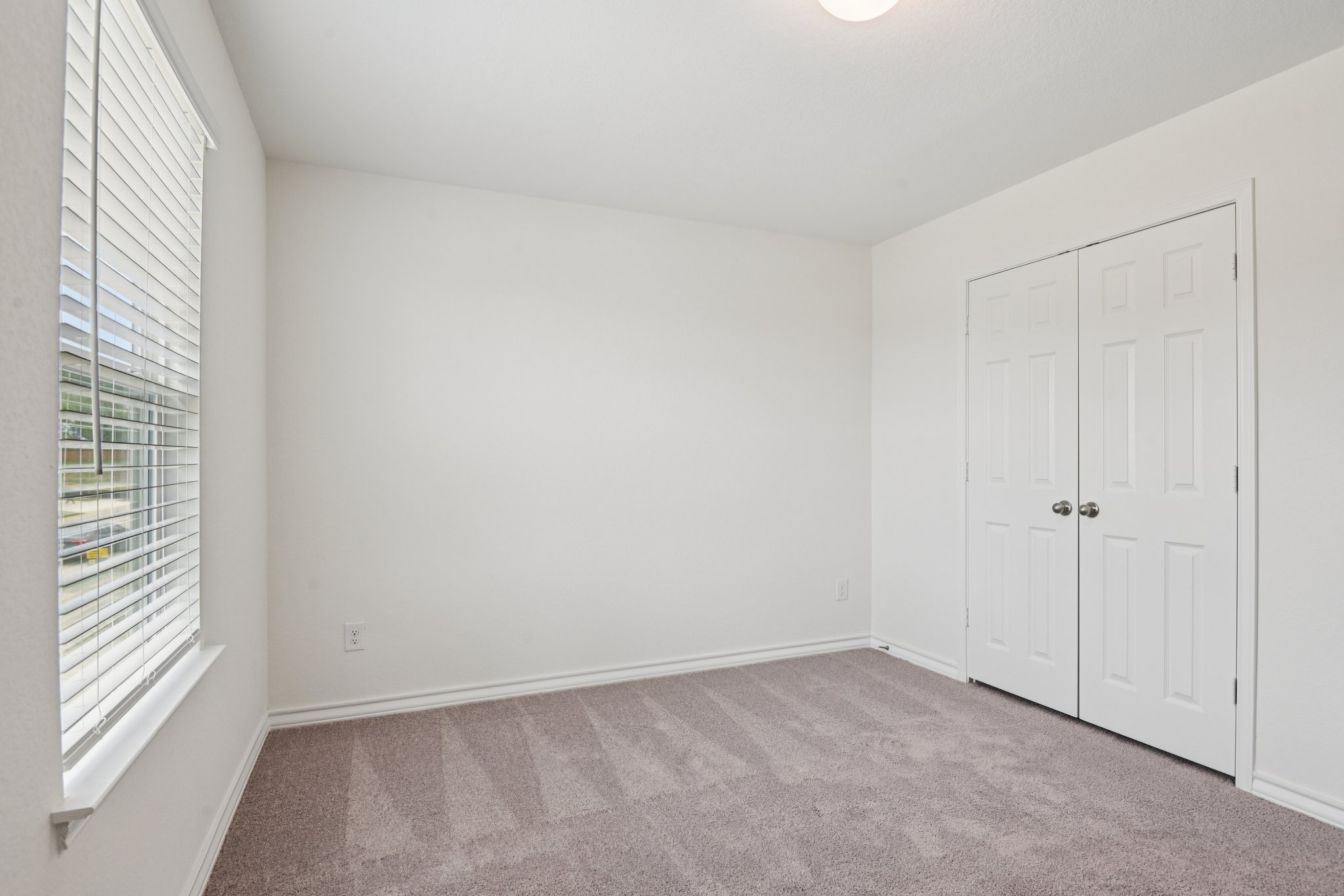 Goldfinch Dr-S2903-037.jpg