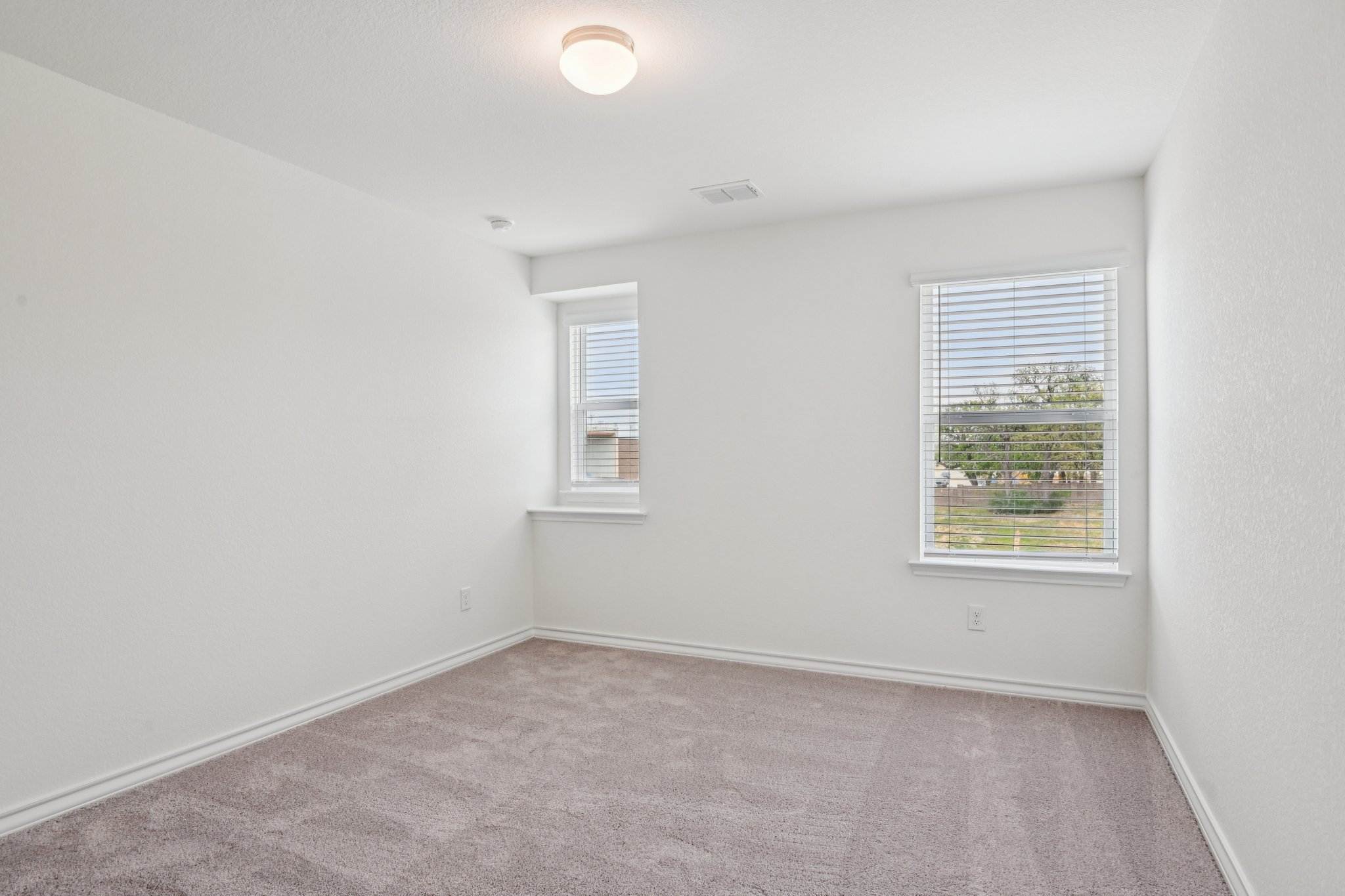 Goldfinch Dr-S2903-039.jpg