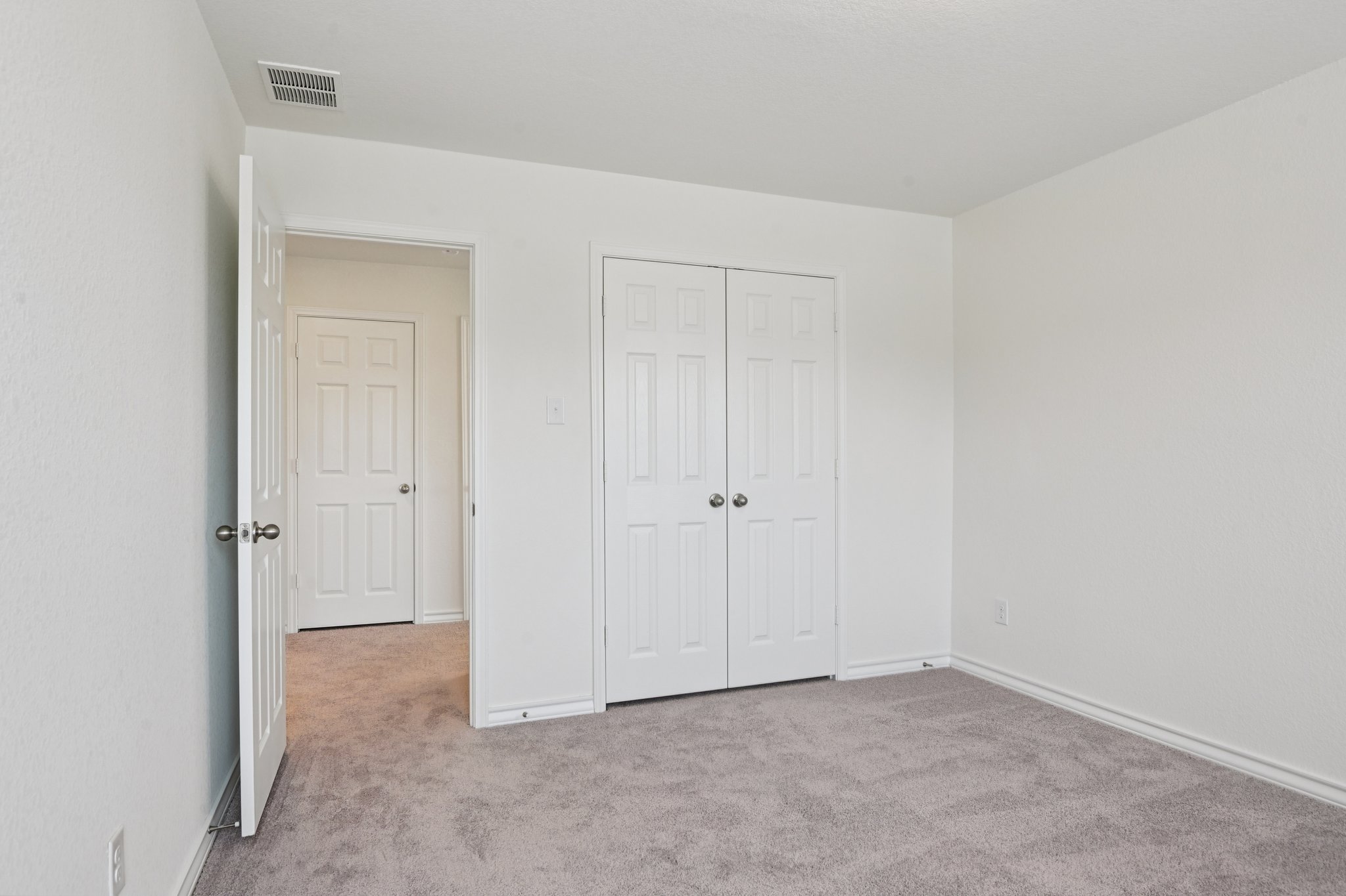 Goldfinch Dr-S2903-040.jpg