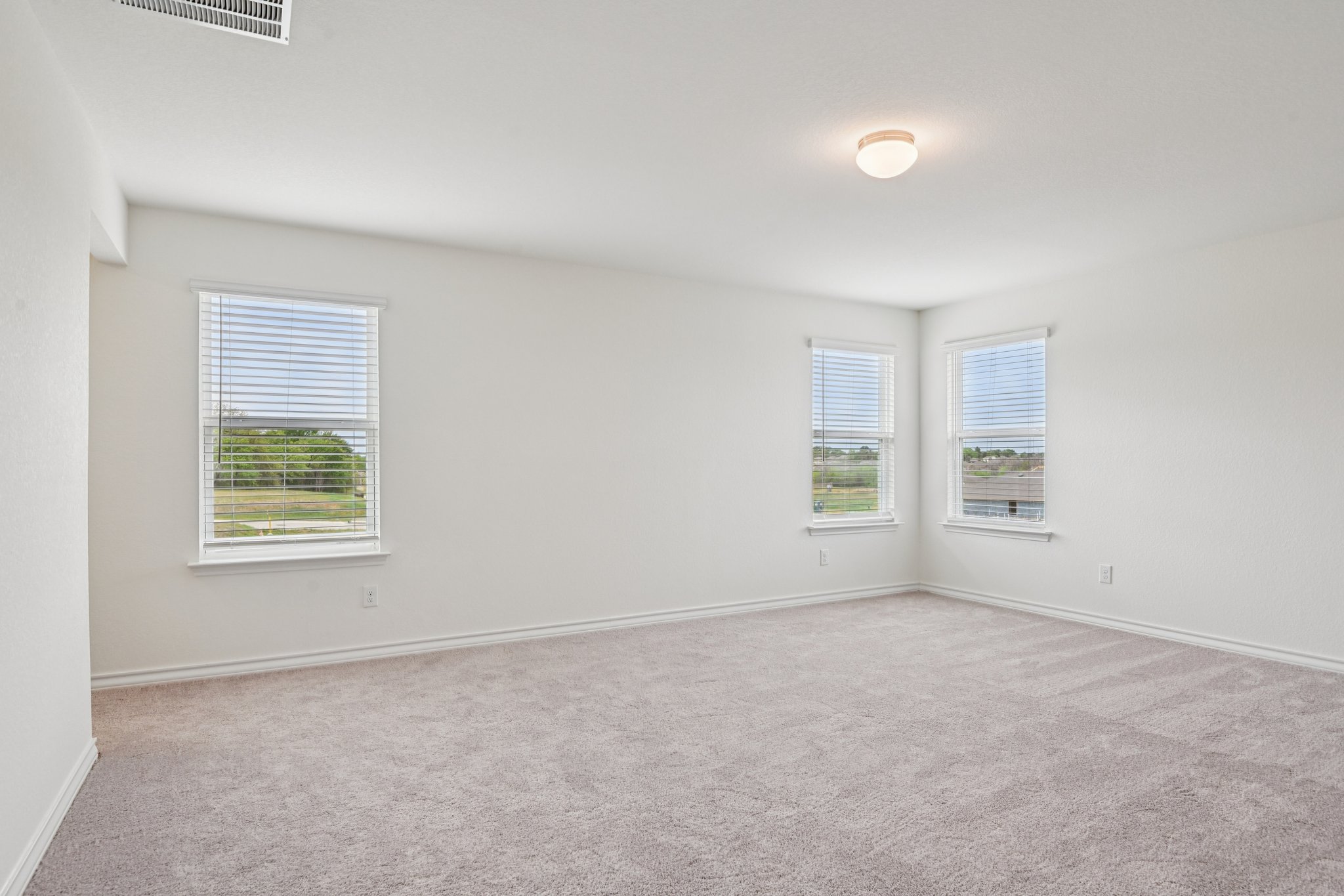 Goldfinch Dr-S2903-041.jpg