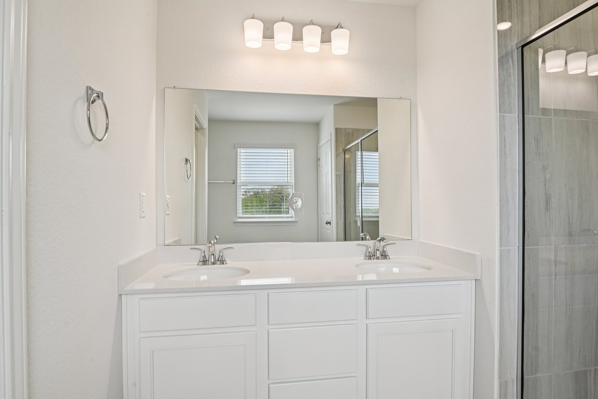 Goldfinch Dr-S2903-047.jpg