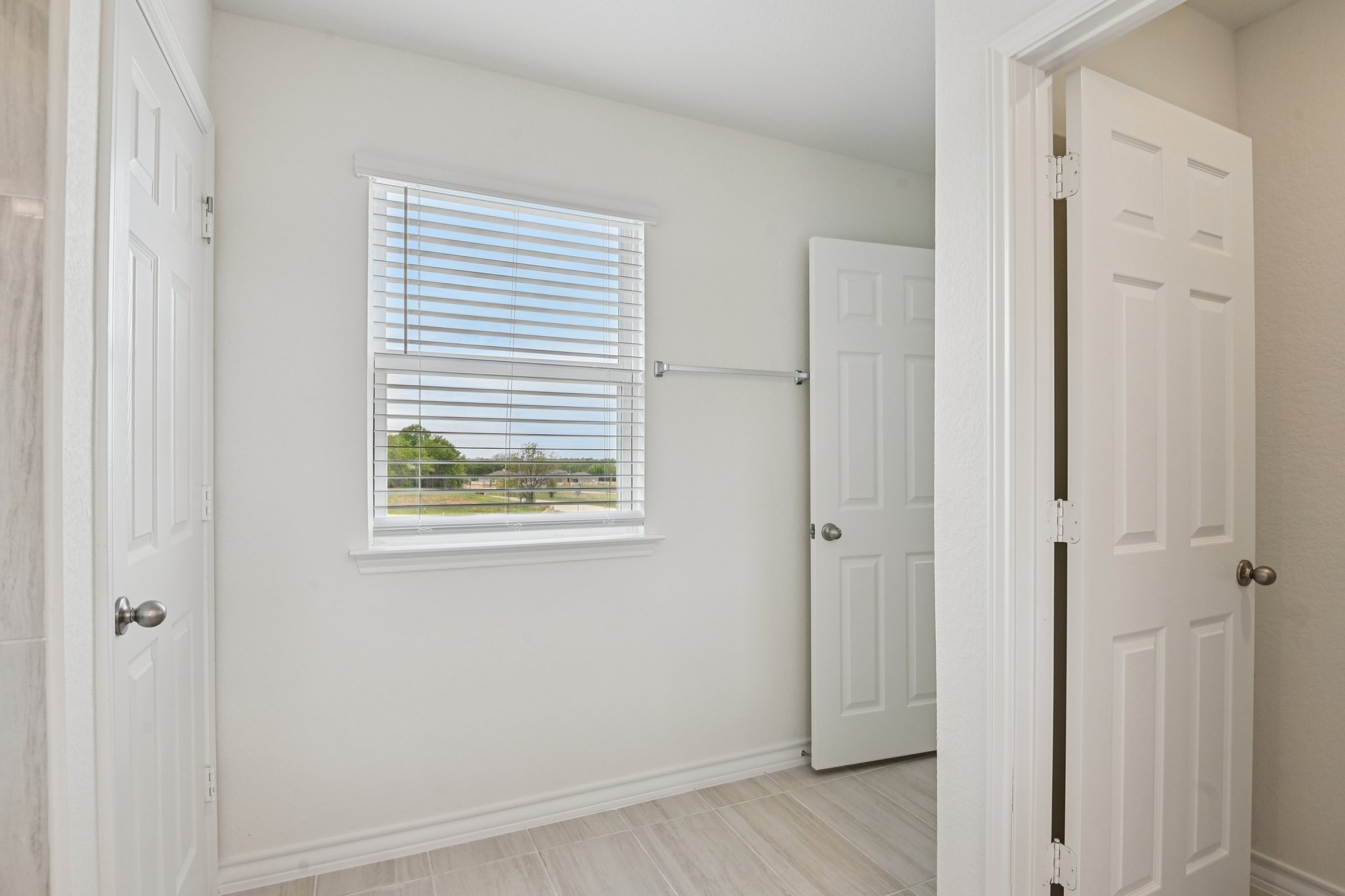 Goldfinch Dr-S2903-050.jpg