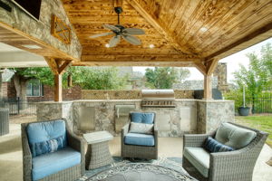 Covered Patio/Outdoor Kitchen