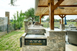 Outdoor Kitchen