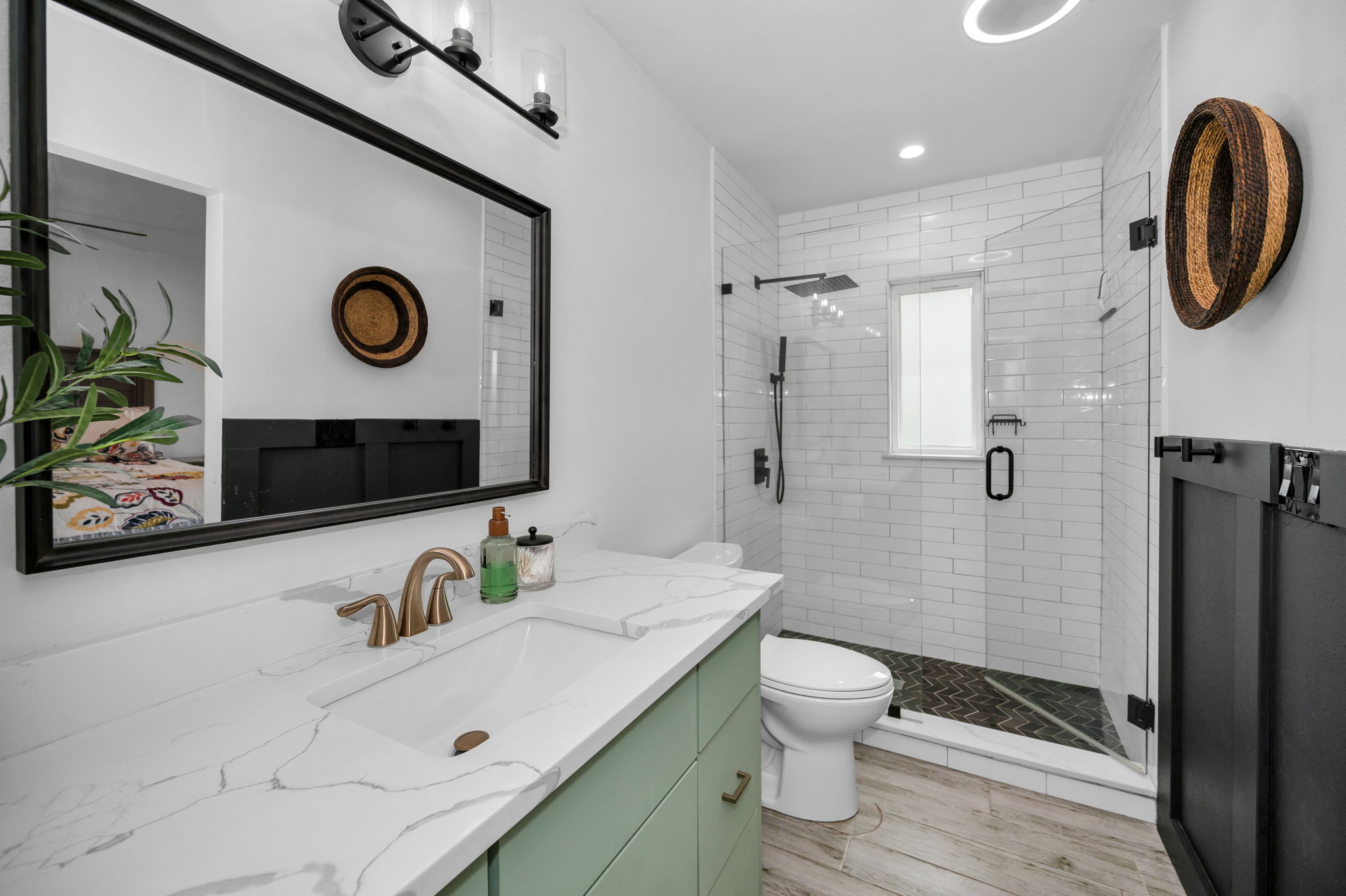 Master Bathroom1a