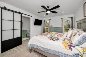 Master Bedroom1b