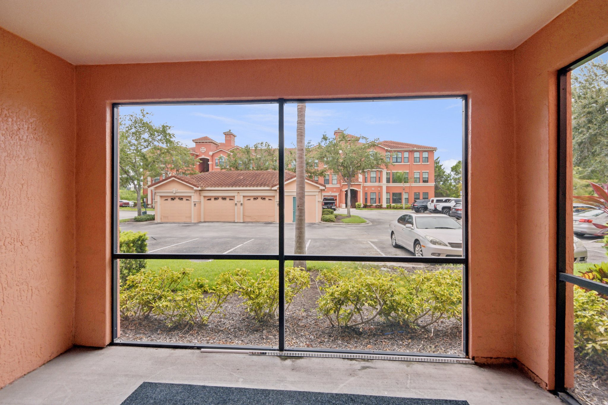 Via Murano unit 114-S2108-026.jpg