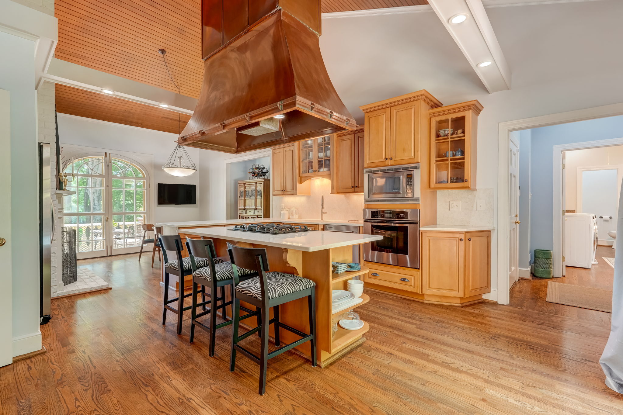 Kitchen/Breakfast Bar