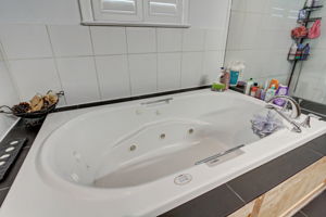  Photo 34