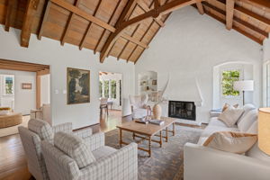 08-Living Room