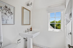 40-Bathroom 2