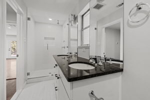 2707 Pecos St, Austin, TX 78703, USA Photo 32