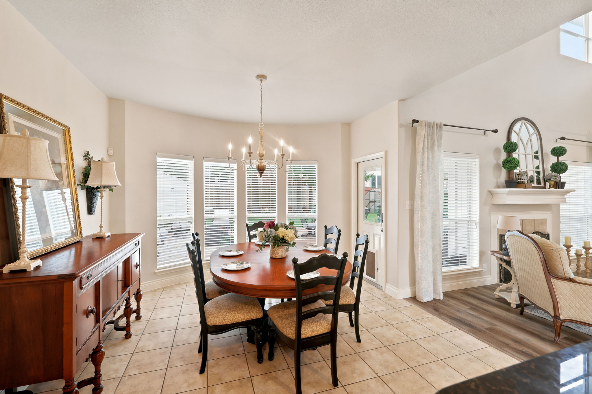 Oversized Eat In Kitchen