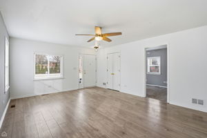 27071 N Ridge St - Melull_CHP2026_010