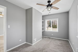 27071 N Ridge St - Melull_CHP2026_012