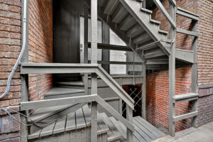  Photo 32