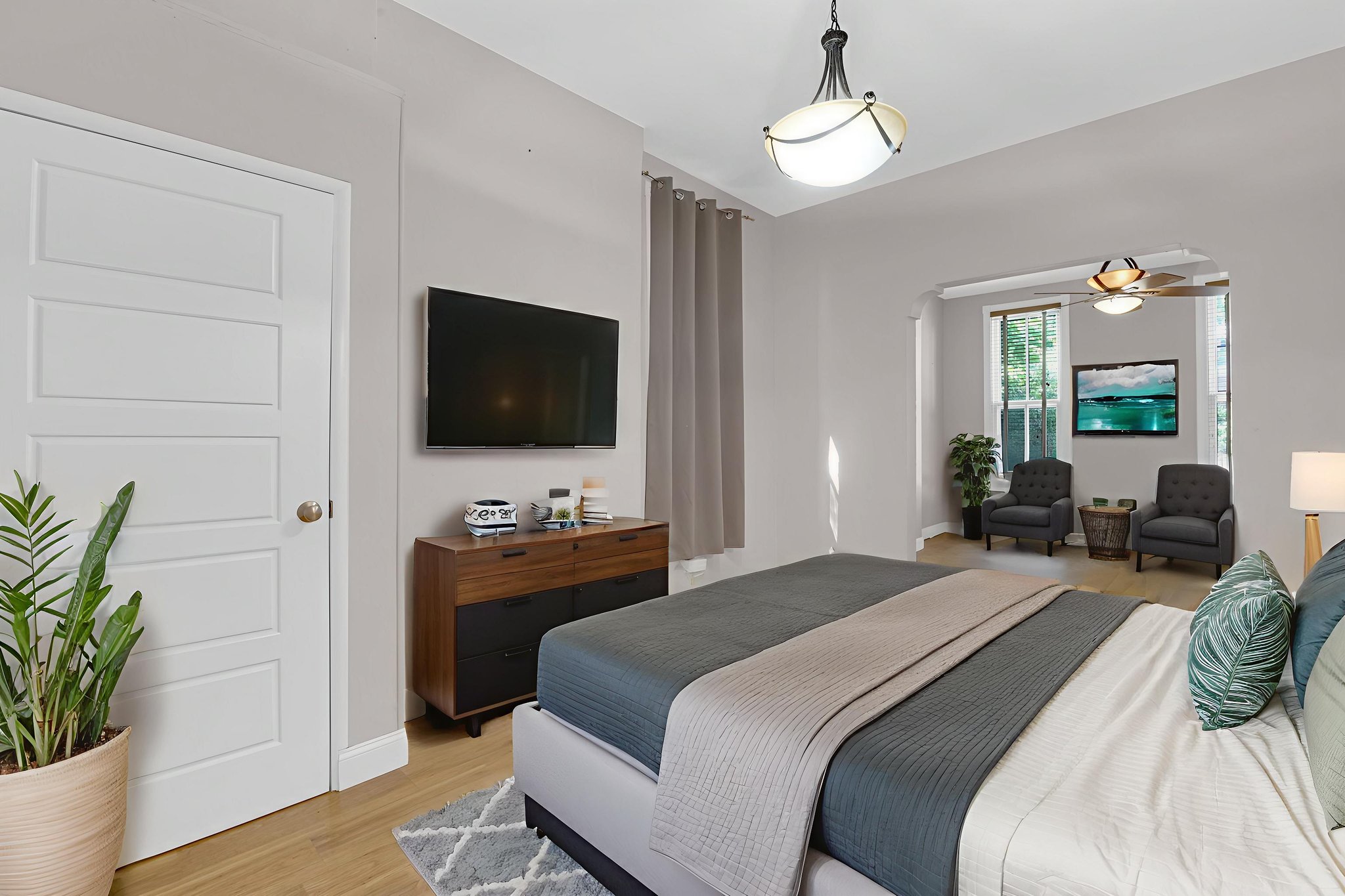 DSC_3288 virtually staged.jpeg