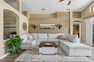 Valencia Grove Dr-S3005-008