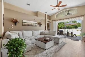 Valencia Grove Dr-S3005-009