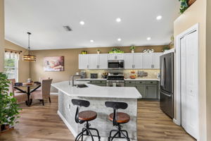 Valencia Grove Dr-S3005-019