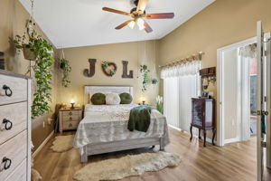 Valencia Grove Dr-S3005-037