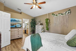Valencia Grove Dr-S3005-038