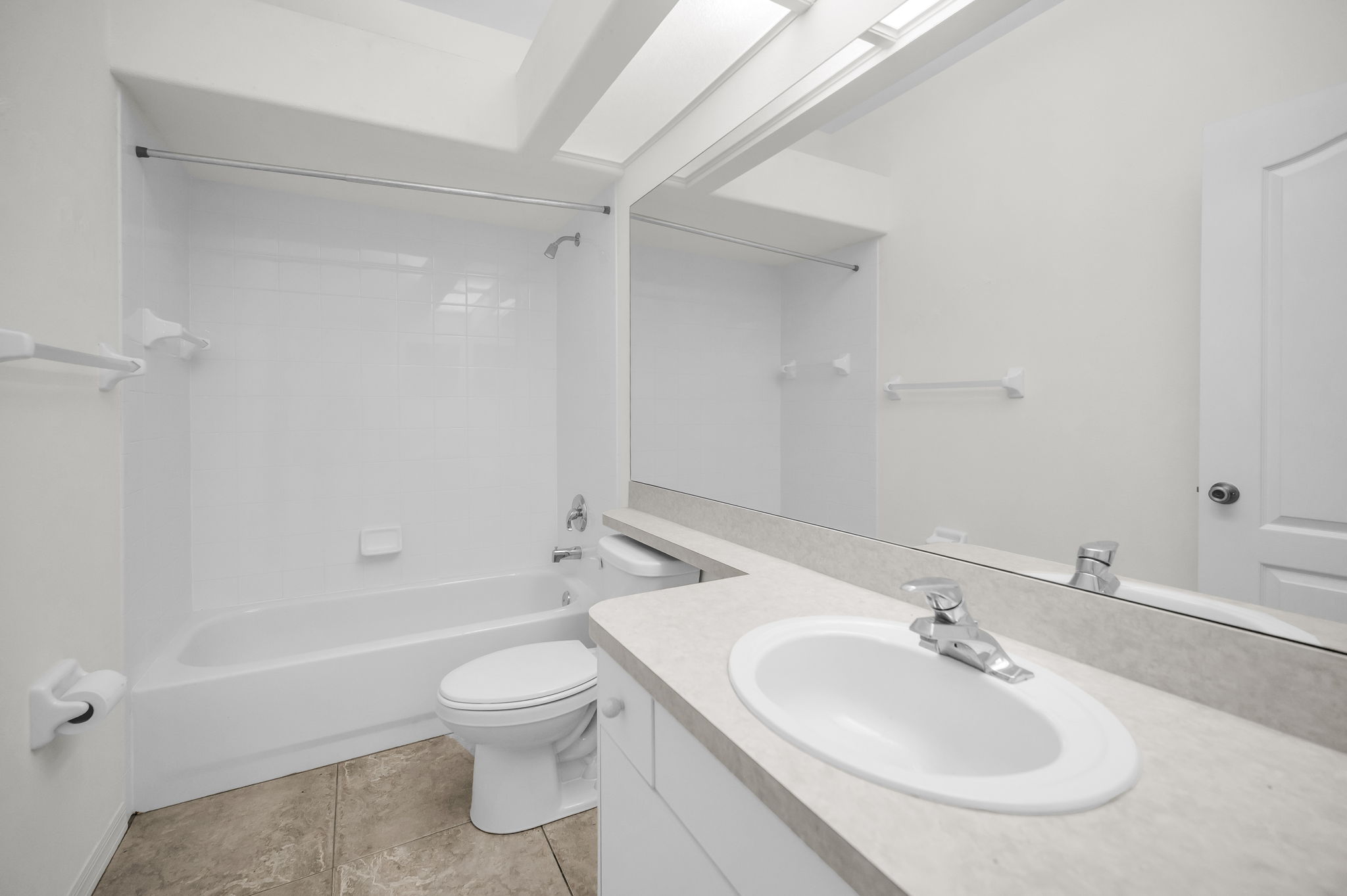 Upper Level Bathroom2