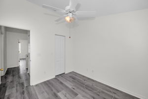 Upper Level Bedroom2c