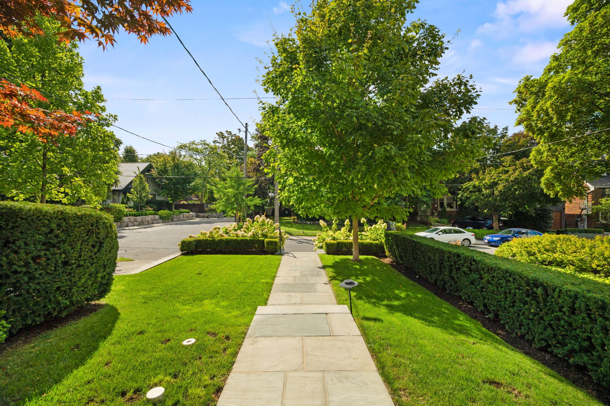 271 Inglewood Dr Toronto, ON M4T 1J2
