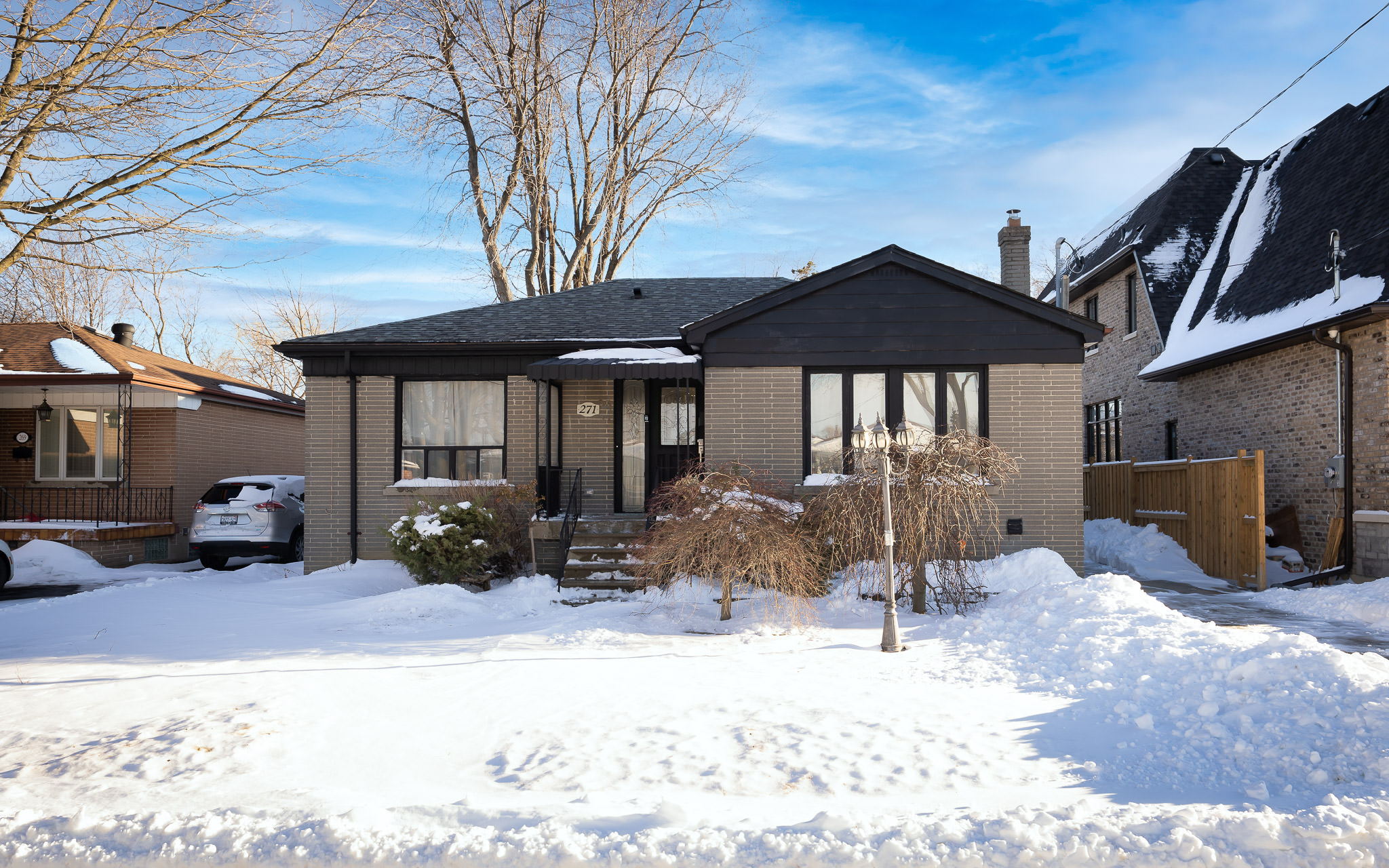 271 Waterloo Ave, North York, ON M3H 3Z6, Canada