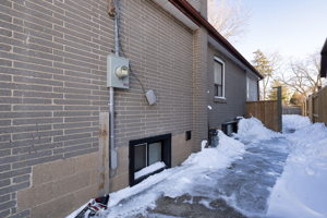 271 Waterloo Ave, North York, ON M3H 3Z6, Canada Photo 44
