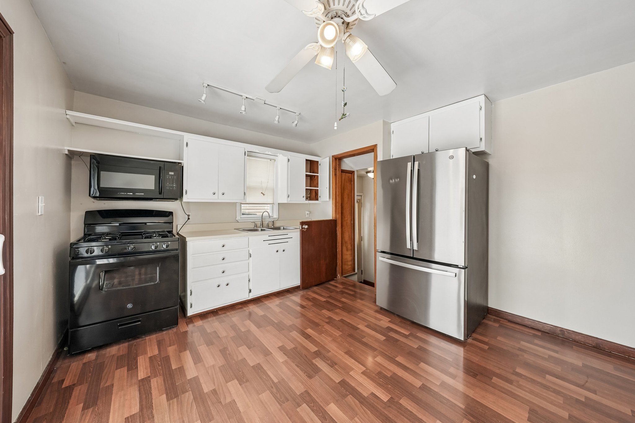 Center Dr-S2807-012.jpg